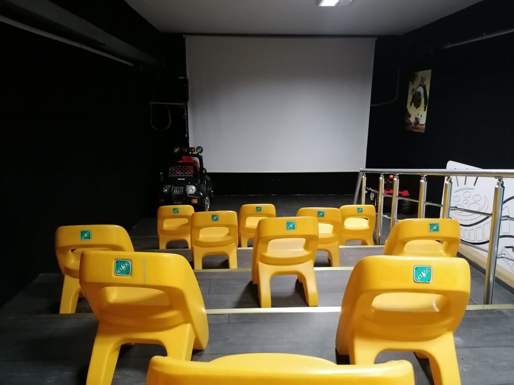 drama egitimi cocuk sinema salonu derincocuk